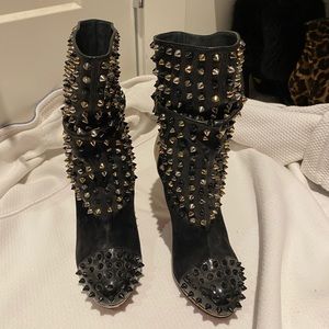 CHRISTIAN LOUBOUTIN Black Patent Leather And Suede Spike Wars Ankle Boots
